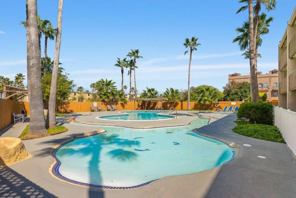 2 Bed 2 Bath Condo By Beach With Resort Pool South Padre Island Zewnętrze zdjęcie