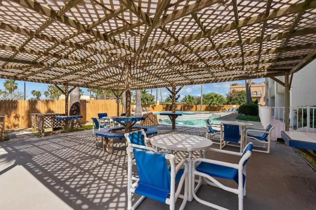 2 Bed 2 Bath Condo By Beach With Resort Pool South Padre Island Zewnętrze zdjęcie