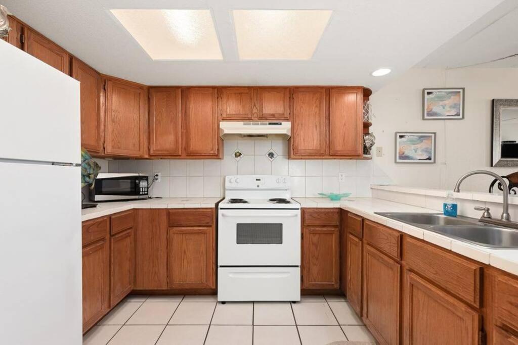 2 Bed 2 Bath Condo By Beach With Resort Pool South Padre Island Zewnętrze zdjęcie